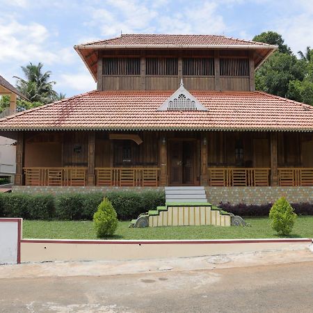 Appartement Jackroot Heritage Athirappilly à Kallana Extérieur photo